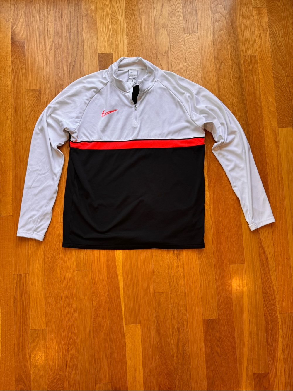 Nike Dri-FIT Men’s Quarter Zip Pullover – Size Large